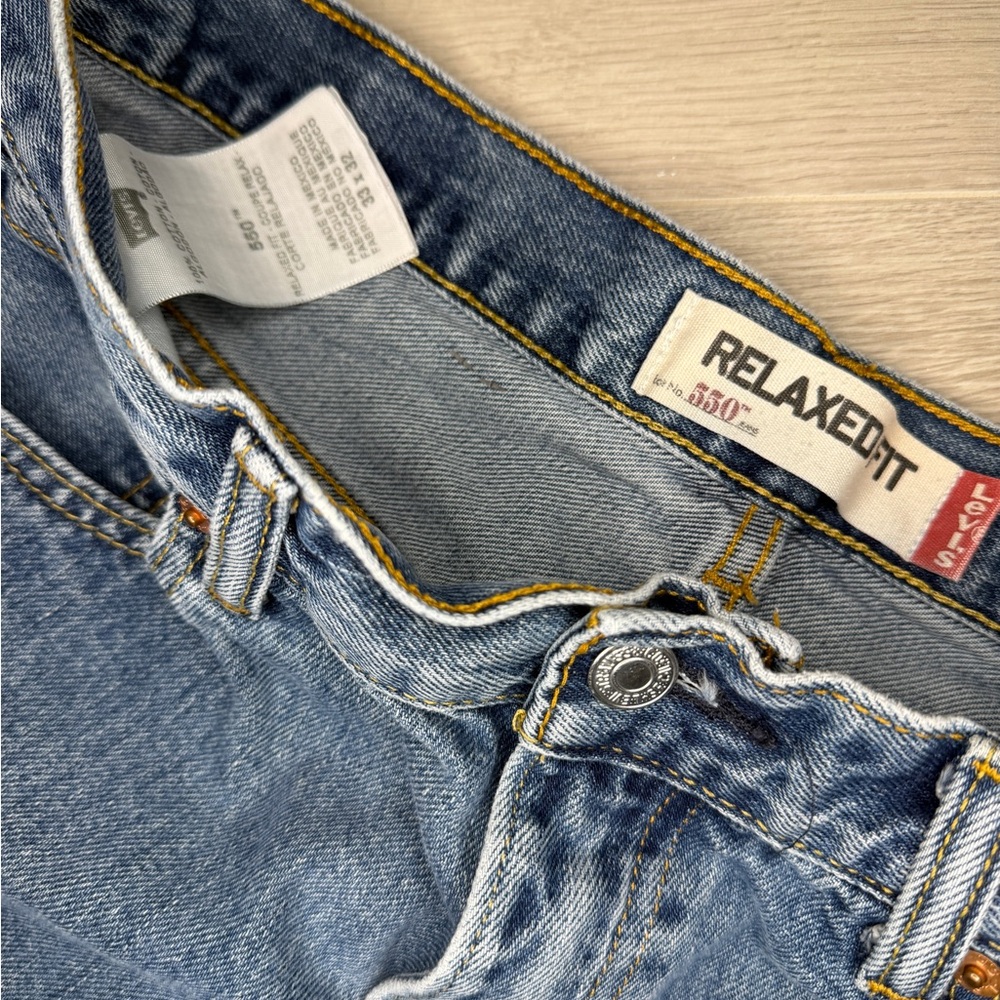 Levi’s 550 Relaxed Fit Men’s Jeans 33x32 Blue Tapered Leg Vintage Style Denim - Picture 2 of 10